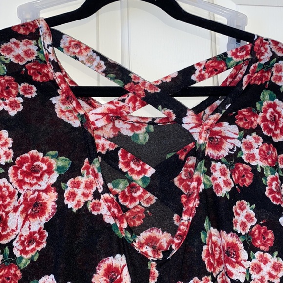 Half Sleeve Floral Tee - Picture 4 of 5